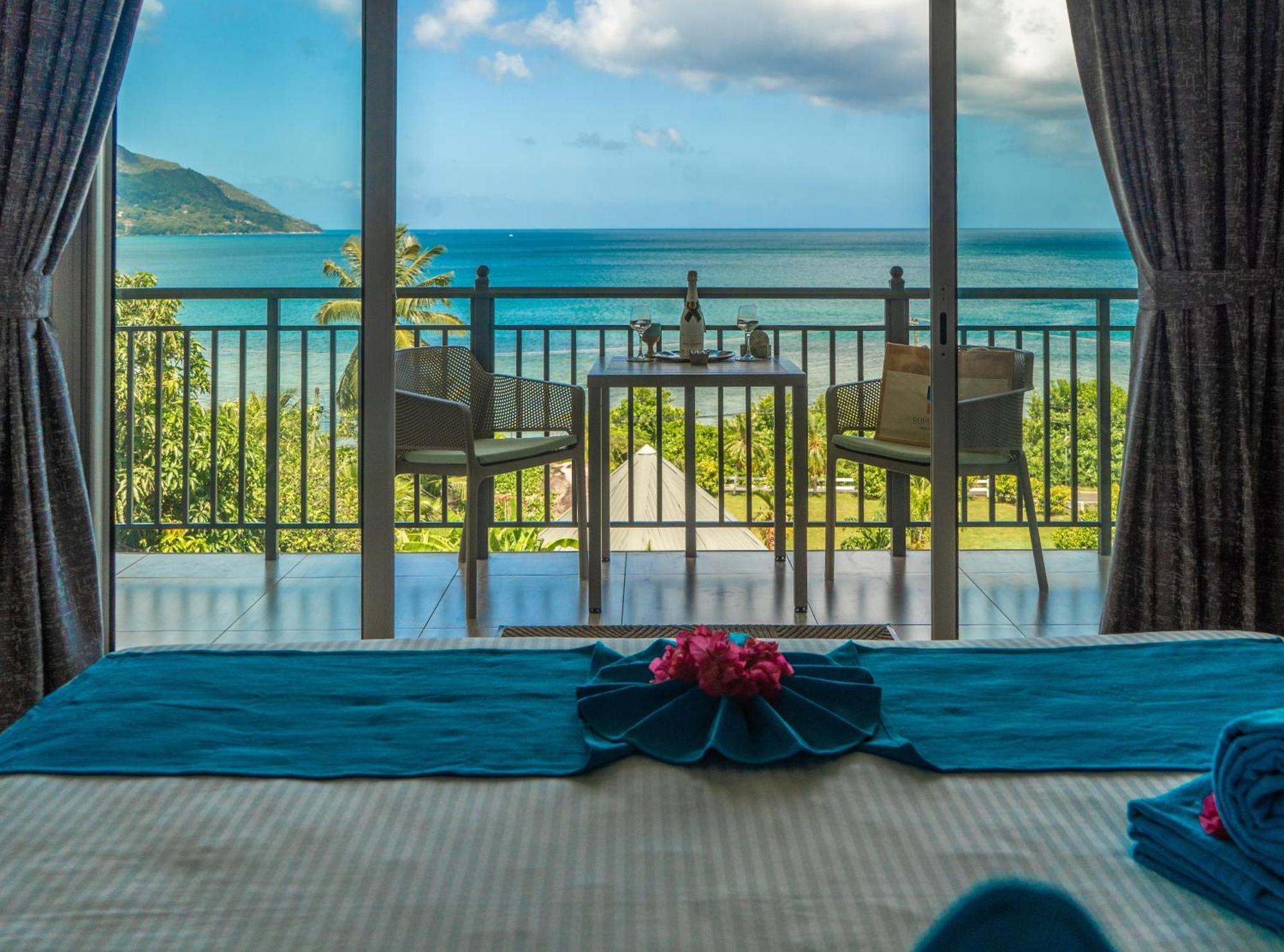 Summer Sand Holiday Apartments Beau Vallon  Extérieur photo