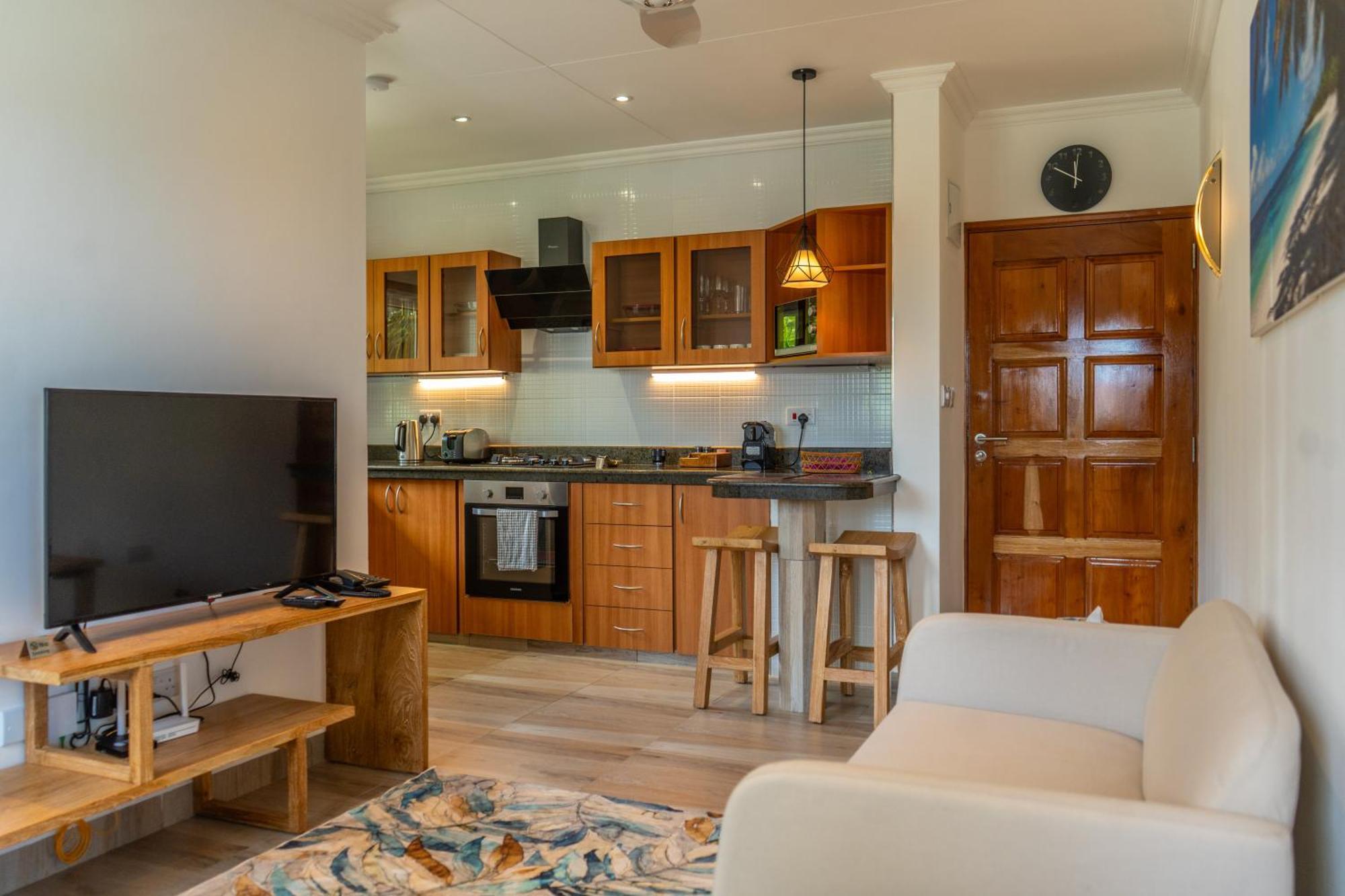 Summer Sand Holiday Apartments Beau Vallon  Extérieur photo