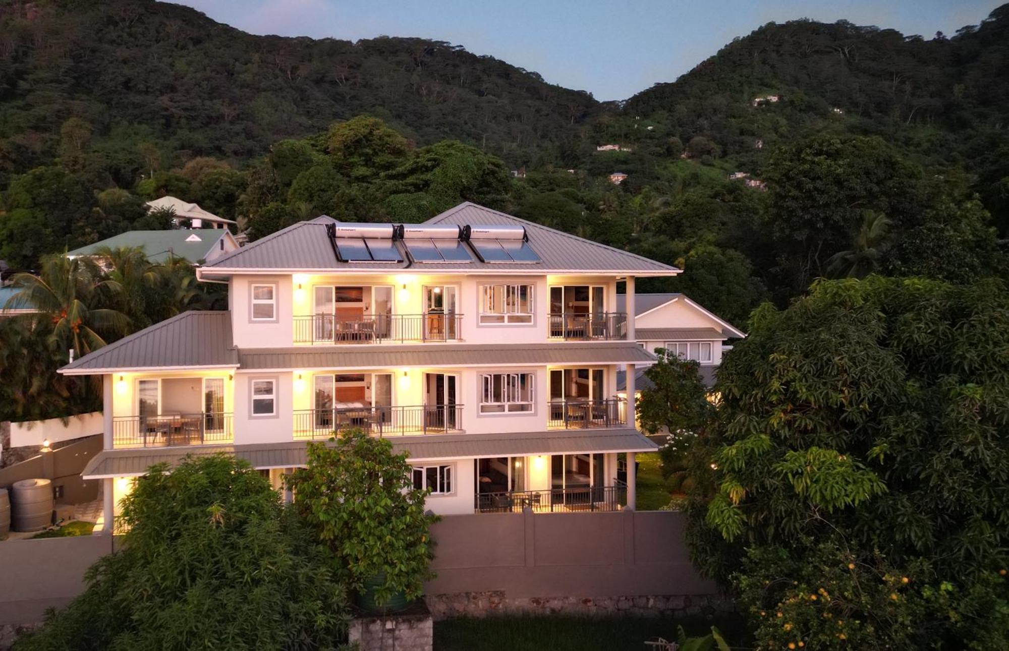 Summer Sand Holiday Apartments Beau Vallon  Extérieur photo